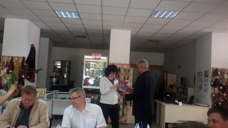sn083